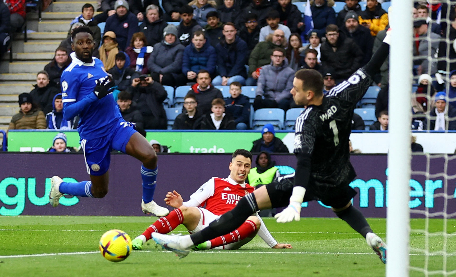 合作脱颖而 合作脱颖而